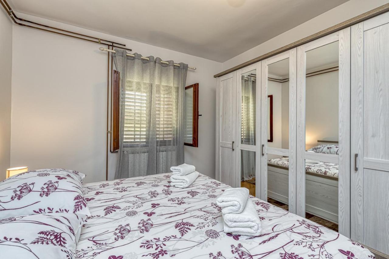 Emanuela With Private Pool Apartment Loborika Exterior foto