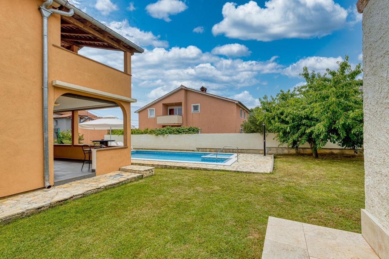 Emanuela With Private Pool Apartment Loborika Exterior foto