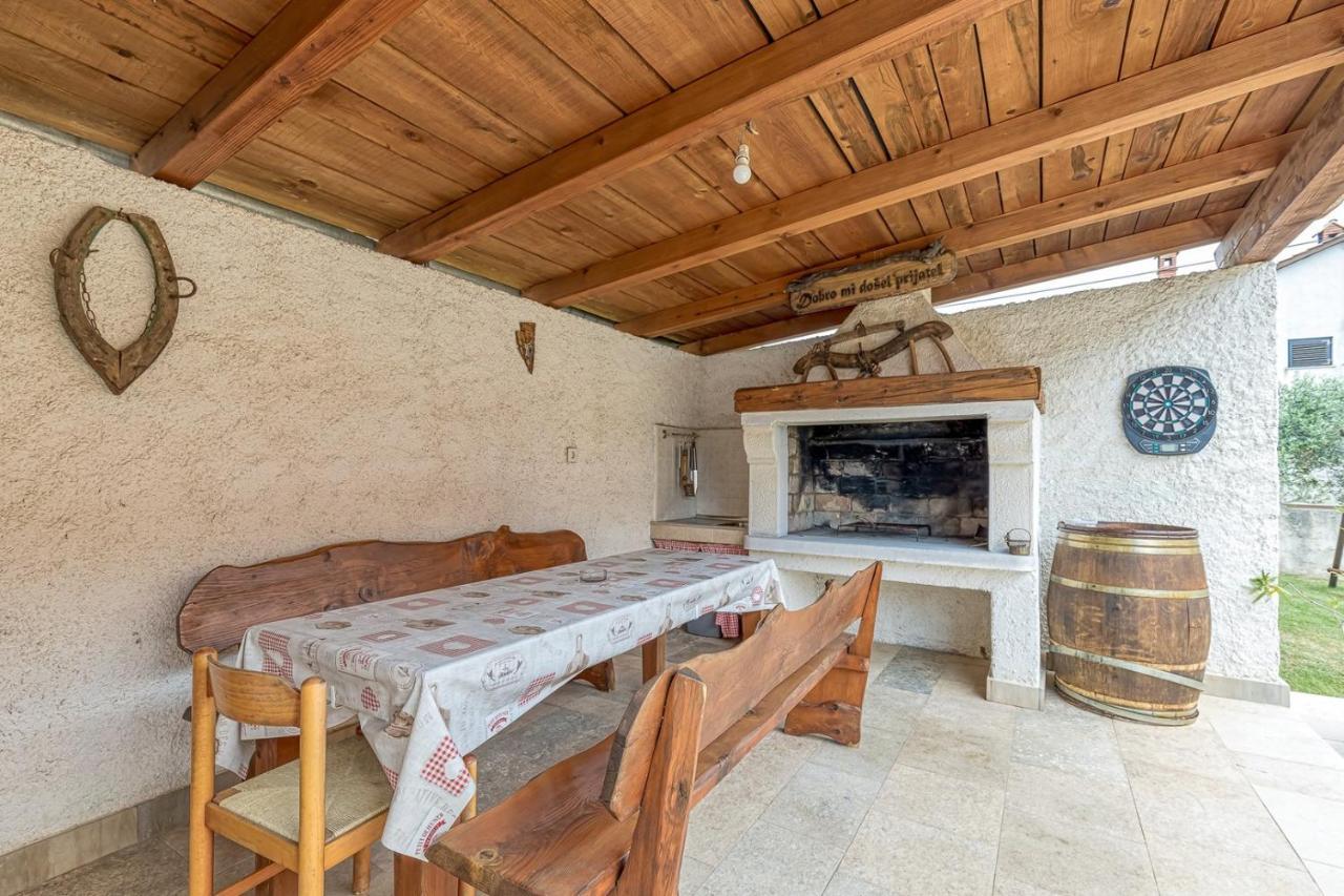 Emanuela With Private Pool Apartment Loborika Exterior foto