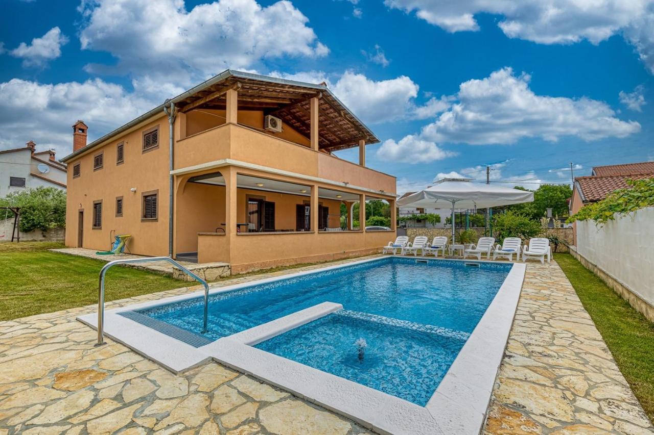 Emanuela With Private Pool Apartment Loborika Exterior foto