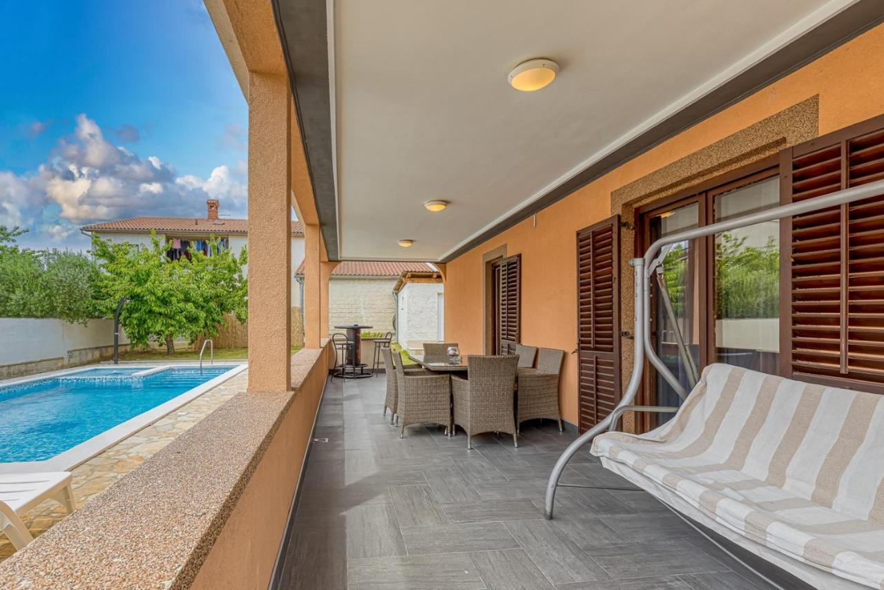 Emanuela With Private Pool Apartment Loborika Exterior foto