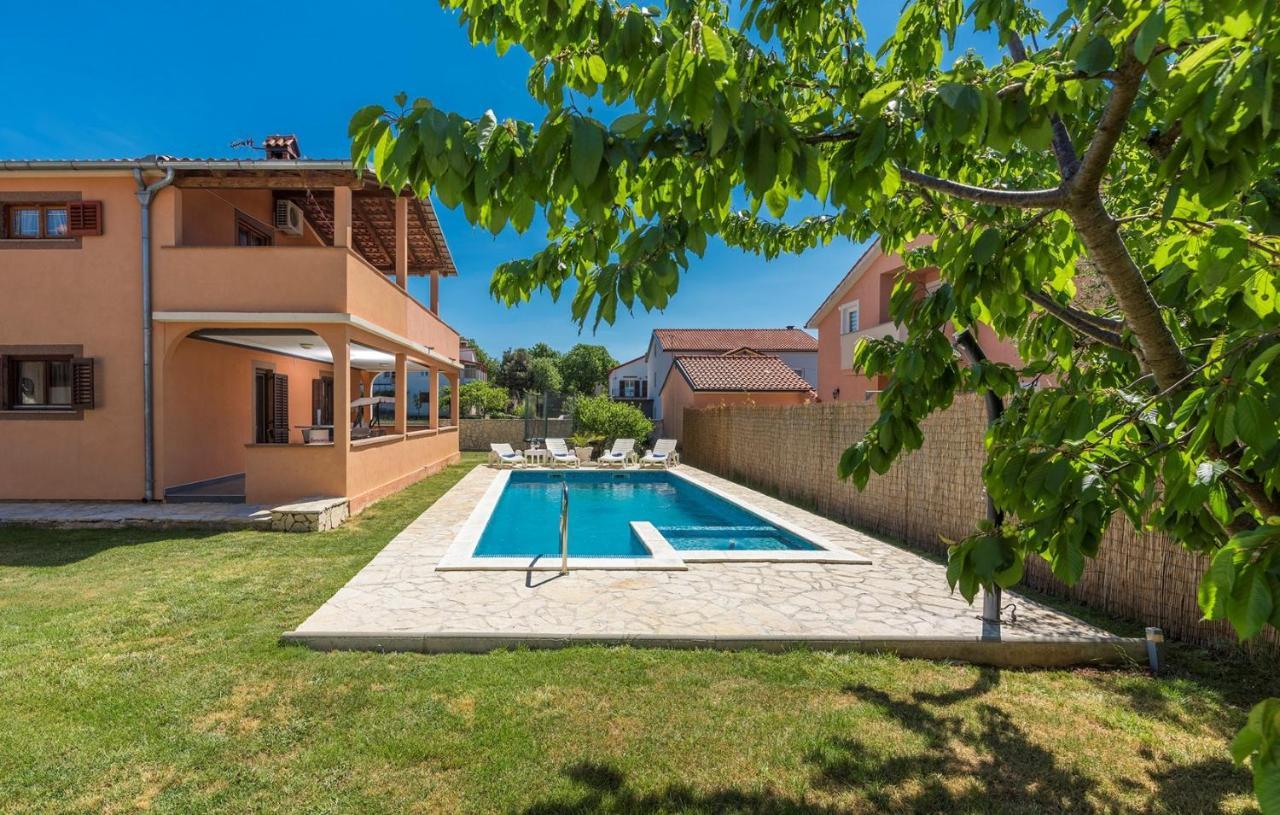 Emanuela With Private Pool Apartment Loborika Exterior foto