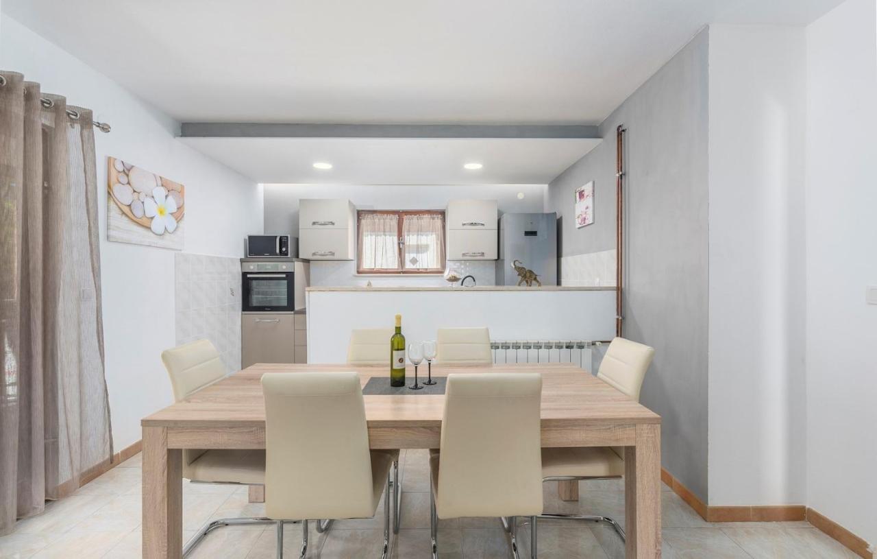 Emanuela With Private Pool Apartment Loborika Exterior foto