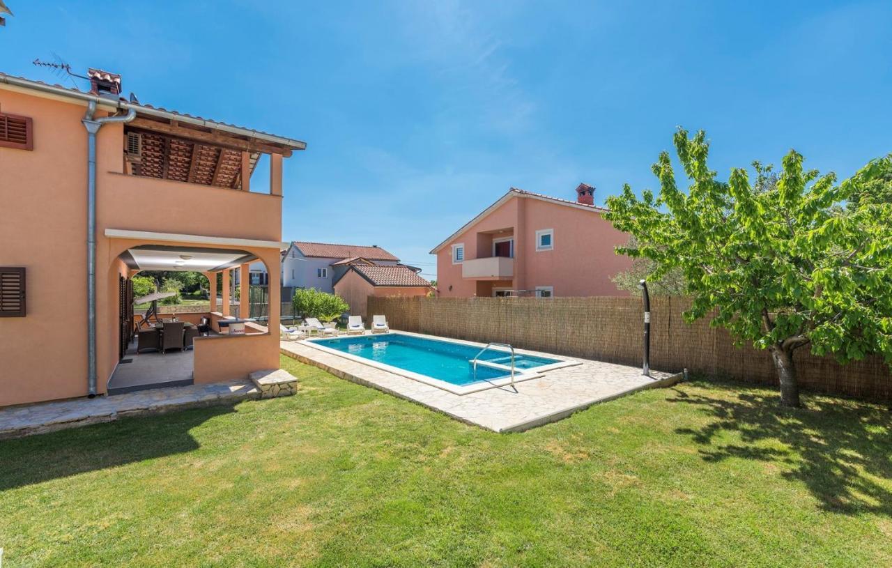 Emanuela With Private Pool Apartment Loborika Exterior foto